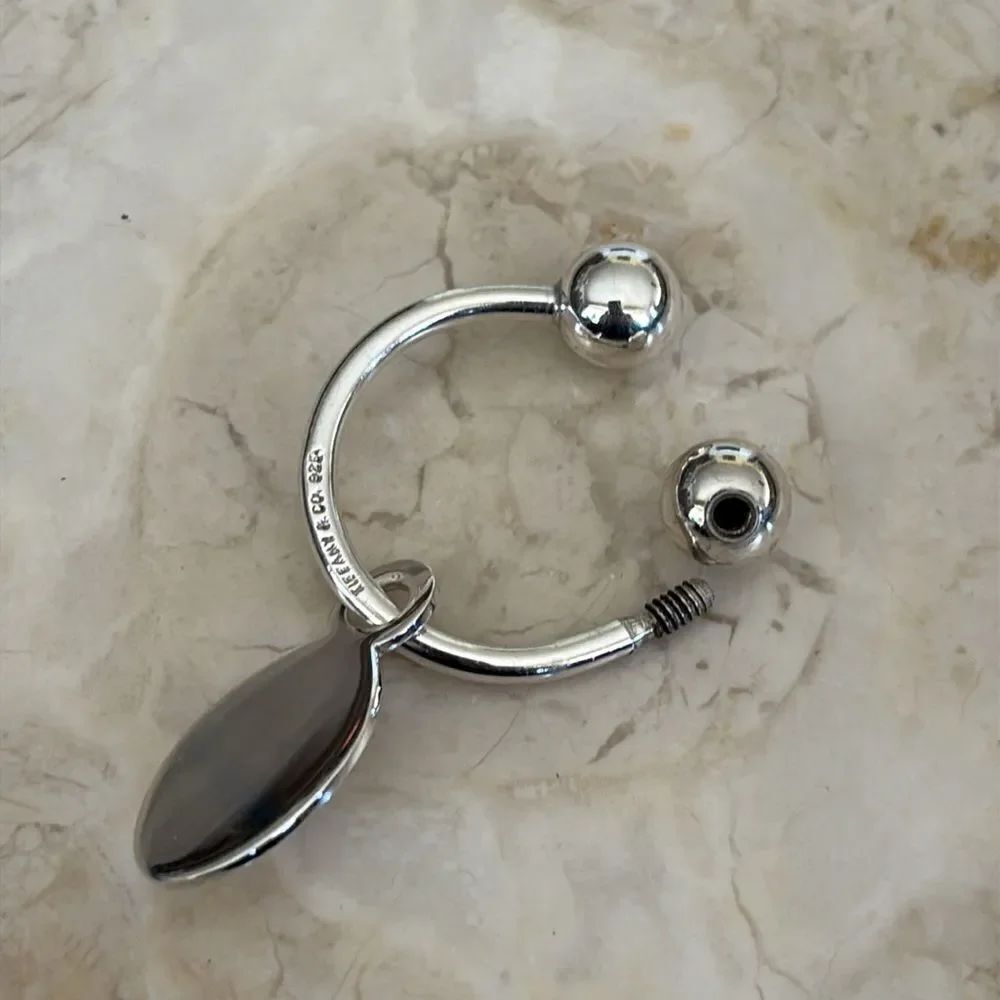 Tiffany & Co. 925 Sterling Silver Return To Tiffany Oval Tag Key Ring - Picture 5 of 5